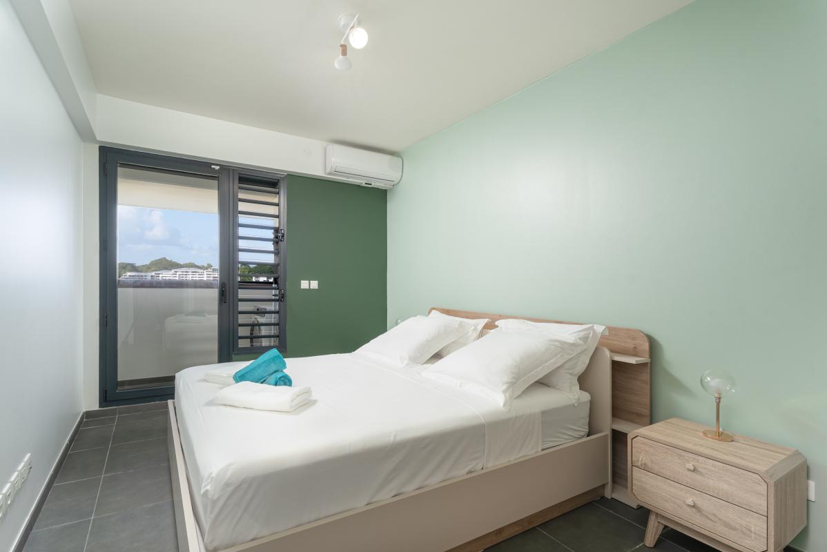 11 location-saisonniere-fort-de-france-suite-parentale-queen-size
